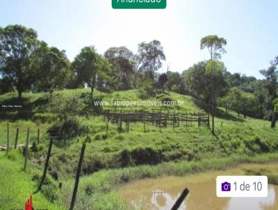 Fazenda para Venda, em Cachoeiras de Macacu, bairro Papucaia, 2 dormit�rios, 2 banheiros, 1 su�te, 3 vagas