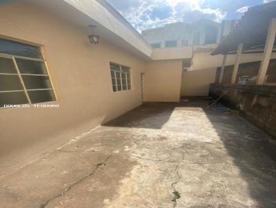 Casa para Loca��o, em Oliveira, bairro Ros�rio, 2 dormit�rios, 1 banheiro, 1 vaga