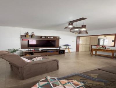Casa para Venda, em Pelotas, bairro Centro, 3 dormit�rios, 3 banheiros, 2 su�tes, 1 vaga