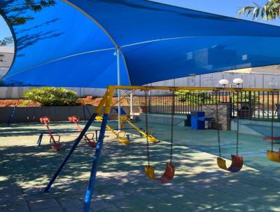 Sobrado em Condom�nio para Venda, em Goi�nia, bairro Parque das Laranjeiras, 3 dormit�rios, 3 banheiros, 1 su�te, 2 vagas