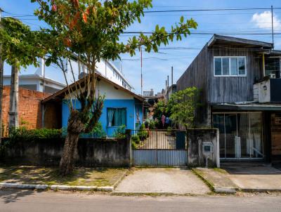 Casa para Venda, em Cambori�, bairro , 1 dormit�rio, 1 banheiro