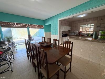 Casa para Venda, em Aparecida de Goi�nia, bairro Residencial Village Garavelo, 3 dormit�rios, 1 banheiro, 3 vagas