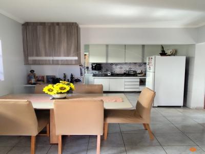 Casa para Venda, em Caldas Novas, bairro Lagoa Quente, 3 dormit�rios, 3 banheiros, 3 su�tes, 2 vagas