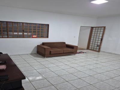 Casa para Venda, em Uberl�ndia, bairro Jardim Patr�cia, 3 dormit�rios, 1 banheiro, 1 su�te, 3 vagas