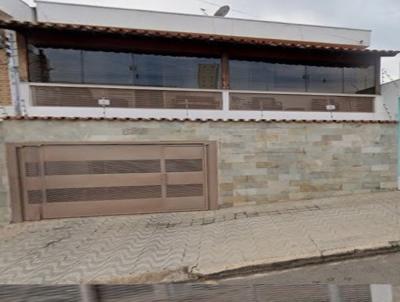 Casa para Venda, em Alfenas, bairro Centro, 3 dormit�rios, 3 banheiros, 1 su�te, 1 vaga