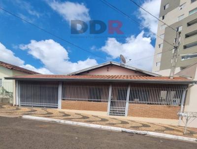 Casa para Venda, em Leme, bairro Centro, 3 dormit�rios, 2 banheiros, 3 vagas