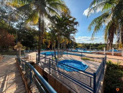 Casa para Venda, em Caldas Novas, bairro Saint Germain, 3 dormit�rios, 2 banheiros, 1 su�te, 3 vagas