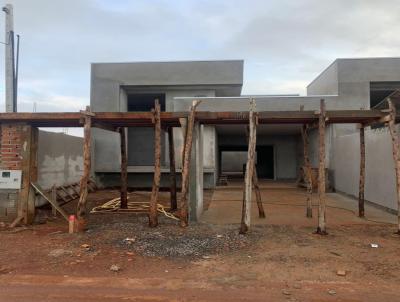 Casa para Venda, em Campo Mour�o, bairro Jardim Vit�ria, 3 dormit�rios, 1 banheiro, 1 su�te, 2 vagas