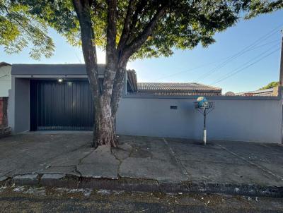 Casa para Venda, em Cianorte, bairro Conjunto Cianorte II, 3 dormit�rios, 2 banheiros, 1 su�te, 1 vaga