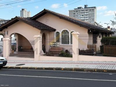 Casa para Venda, em Porto Uni�o, bairro Centro, 3 dormit�rios, 3 banheiros, 2 su�tes, 3 vagas