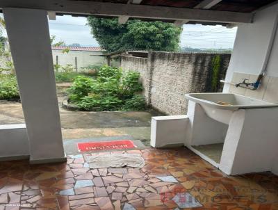 Casa para Loca��o, em Pirassununga, bairro Centro, 1 dormit�rio, 1 banheiro, 1 vaga