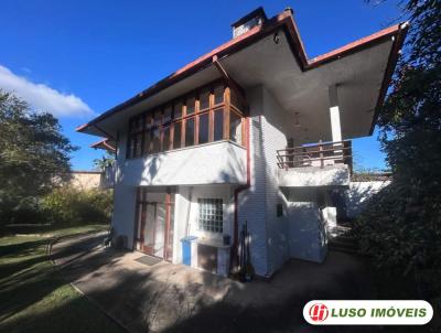 Casa para Venda, em Teres�polis, bairro Iucas, 5 dormit�rios, 1 banheiro, 3 su�tes, 2 vagas