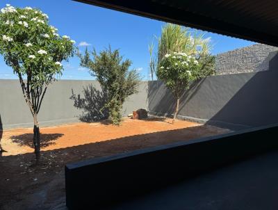 Casa para Venda, em Uberl�ndia, bairro Loteamento Monte Hebron, 2 dormit�rios, 1 banheiro, 3 vagas