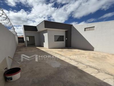 Casa para Venda, em Montes Claros, bairro Independ�ncia, 3 dormit�rios, 1 banheiro, 2 vagas