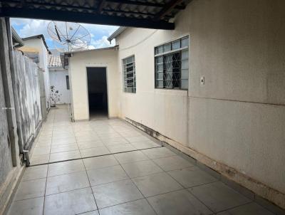 Casa para Loca��o, em An�polis, bairro Centro, 3 dormit�rios, 1 banheiro, 2 vagas