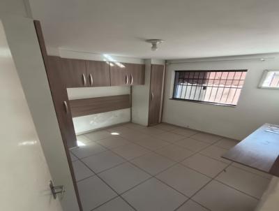 Casa para Venda, em Rio de Janeiro, bairro Iraj�, 2 dormit�rios, 1 banheiro