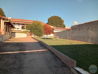 Casa para Venda, em Guaxup�, bairro Agenor de Lima, 1 dormit�rio, 1 banheiro, 1 su�te, 1 vaga