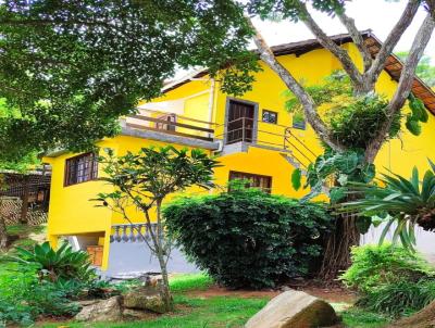 Casa para Venda, em Petr�polis, bairro Samambaia, 3 dormit�rios, 3 banheiros, 2 su�tes, 3 vagas