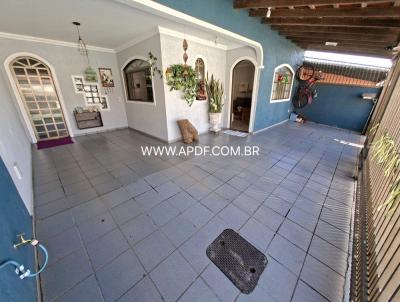 Casa para Venda, em Bras�lia, bairro Taguatinga Norte (Taguatinga), 4 dormit�rios, 4 banheiros, 3 su�tes, 2 vagas