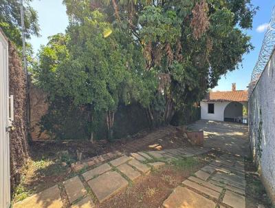 Casa para Loca��o, em Montes Claros, bairro Sagrada Fam�lia, 3 dormit�rios, 3 banheiros, 1 su�te, 7 vagas
