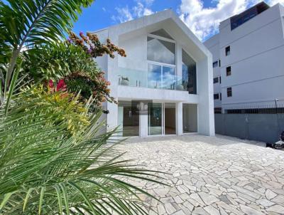 Casa para Venda, em Teres�polis, bairro Alto, 3 dormit�rios, 5 banheiros, 3 su�tes
