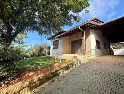 Casa para Venda, em Joinville, bairro Iriri�, 3 dormit�rios, 1 banheiro, 1 su�te, 3 vagas
