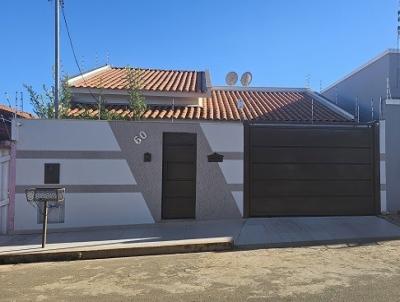 Casa para Venda, em Carmo do Parana�ba, bairro BAIRRO SANTA CRUZ, 3 dormit�rios, 2 banheiros, 1 su�te, 2 vagas
