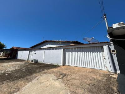 Casa para Venda, em Caldas Novas, bairro NOVA VILA, 3 dormit�rios, 1 banheiro, 1 su�te, 1 vaga