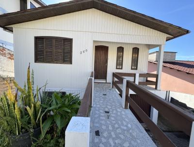 Casa para Venda, em Crici�ma, bairro Centro, 4 dormit�rios, 2 banheiros, 2 vagas