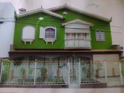Casa para Venda, em Pouso Alegre, bairro Medicina, 7 dormit�rios, 4 banheiros, 4 su�tes, 2 vagas