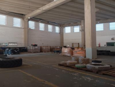 Galp�o para Loca��o, em Santana de Parna�ba, bairro Jardim Nina (Fazendinha), 4 banheiros, 5 vagas