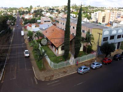 Casa para Venda, em Laranjeiras do Sul, bairro CENTRO, 8 dormit�rios, 4 banheiros, 2 su�tes, 2 vagas