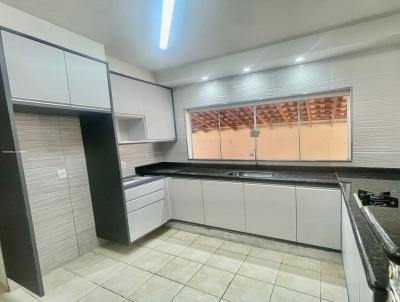 Casa para Venda, em Mococa, bairro Conjunto Habitacional Francisco Gar�falo, 3 dormit�rios, 1 banheiro, 2 vagas