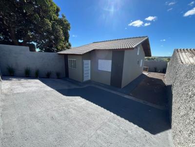 Casa para Venda, em Londrina, bairro Conjunto Vivi Xavier, 2 dormit�rios, 1 banheiro, 4 vagas