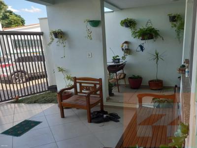 Casa para Venda, em Cachoeira Paulista, bairro CENTRO, 3 dormit�rios, 2 banheiros, 1 su�te, 1 vaga