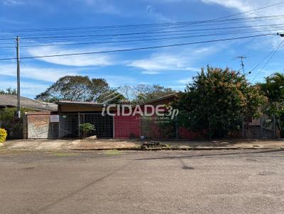 Casa para Venda, em Tr�s Passos, bairro Centro, 2 dormit�rios, 1 banheiro, 2 vagas