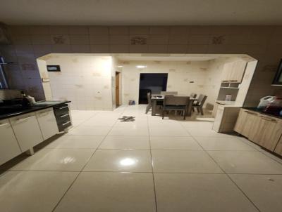 Casa para Venda, em S�o Paulo, bairro Itaquera, 5 dormit�rios, 4 banheiros, 1 vaga