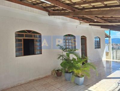 Casa para Venda, em Brumadinho, bairro Santa Efig�nia, 3 dormit�rios, 1 banheiro, 3 vagas