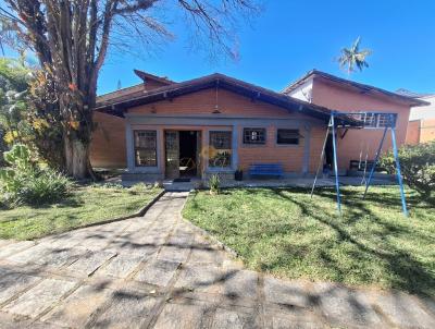 Casa para Venda, em Teres�polis, bairro Iucas, 4 dormit�rios, 5 banheiros, 3 su�tes, 2 vagas