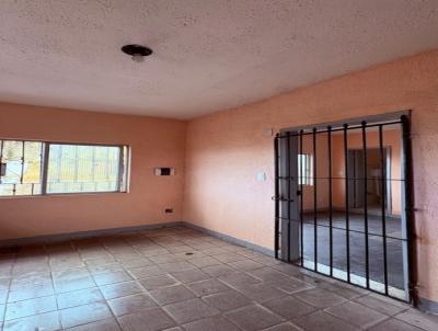 Casa / Apartamento para Loca��o, em Salvador, bairro Campinas de Piraj�, 1 dormit�rio, 1 banheiro, 1 su�te