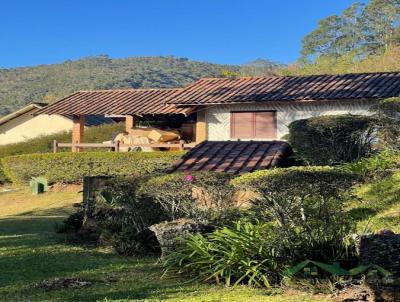 Casa para Venda, em Nova Friburgo, bairro C�nego, 4 dormit�rios, 4 banheiros, 2 su�tes