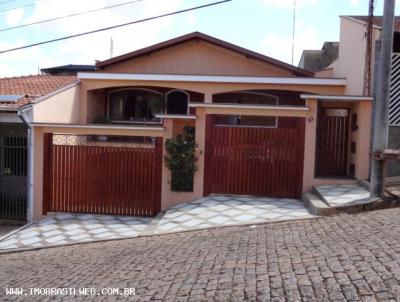 Casa para Venda, em So Jos do Rio Pardo, bairro Santo Antnio, 3 dormitrios, 1 banheiro, 1 sute, 3 vagas