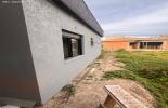 Lateral em preto e cinza
