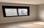 Quarto de trs espaoso